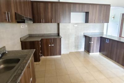 4 Bed Apartment with En Suite in Kileleshwa - 4