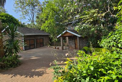 5 Bed House with En Suite at Kyuna Road - 2