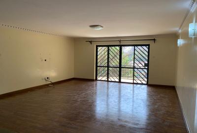 3 Bed Apartment with En Suite in Lavington