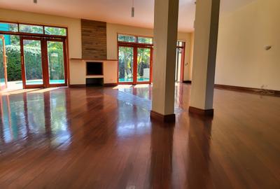 4 Bed House with En Suite in Runda - 2