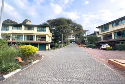 3 Bed Villa with En Suite at Kyuna