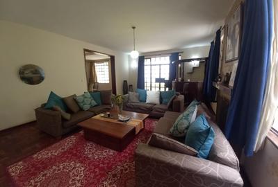 6 Bed House with En Suite in Runda