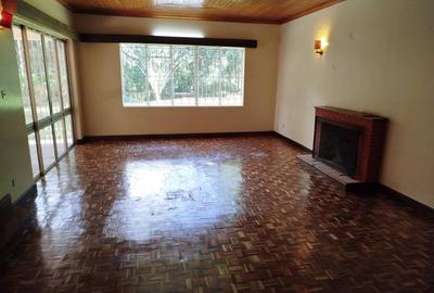 4 Bed House with En Suite in Runda - 2