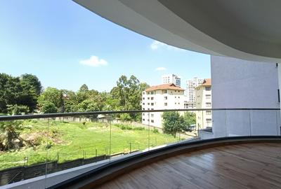 3 Bed Apartment with En Suite in Riverside - 2