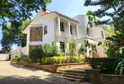 5 Bed House with En Suite at Nyari - 4