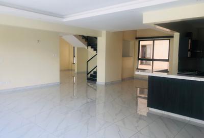 4 Bed Apartment with En Suite in Westlands Area