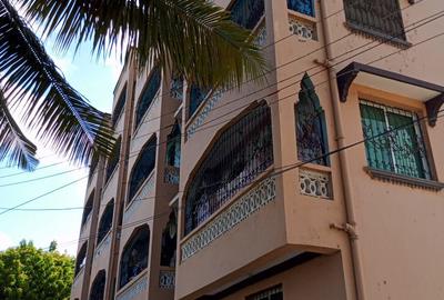 10 Bed House with En Suite at Bamburi - 4