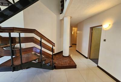 4 Bed Apartment with En Suite in Riverside - 4