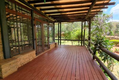 4 Bed House with En Suite in Lake View - 4