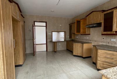 4 Bed Townhouse with En Suite at Westlands
