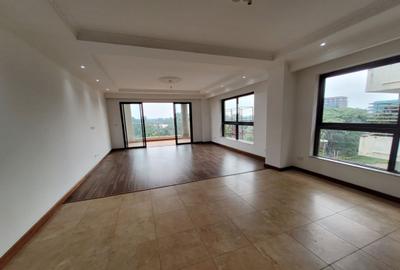 3 Bed Apartment with En Suite in Parklands