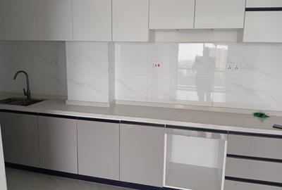 Serviced 3 Bed Apartment with En Suite in Westlands Area - 3