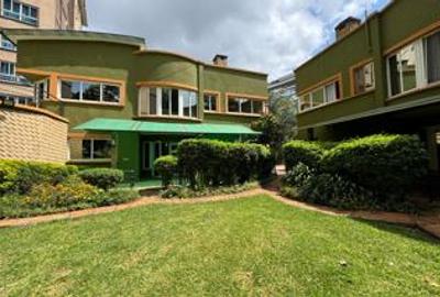 4 Bed Townhouse with En Suite at Riverside Drive