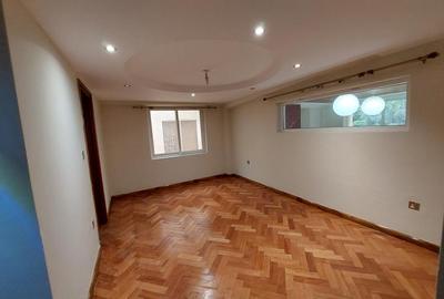 5 Bed Townhouse with En Suite in Lavington
