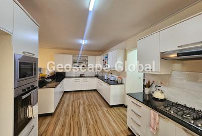 4 Bed House with En Suite in Kitisuru
