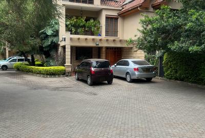 3 Bed Townhouse with En Suite in Lavington