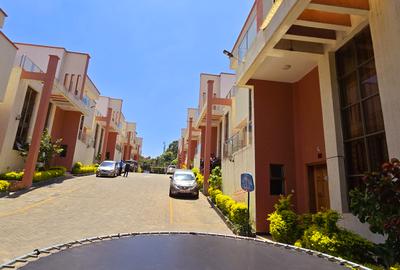 5 Bed Townhouse with En Suite at Chalbi Drive