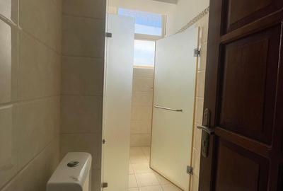 Serviced 3 Bed Apartment with En Suite in Nyali Area - 4