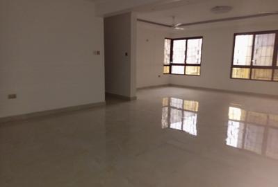3 Bed Apartment with En Suite in Mombasa CBD - 4