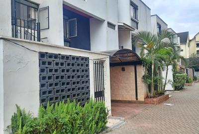 5 Bed Townhouse with En Suite in Kileleshwa