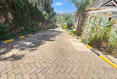5 Bed Townhouse with En Suite in Kitisuru - 4