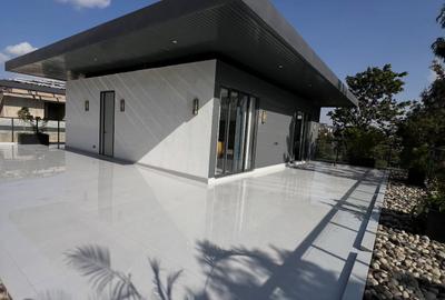 5 Bed Townhouse with En Suite in Lavington - 2