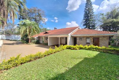 5 Bed House with En Suite at Whispers Avenue - 3