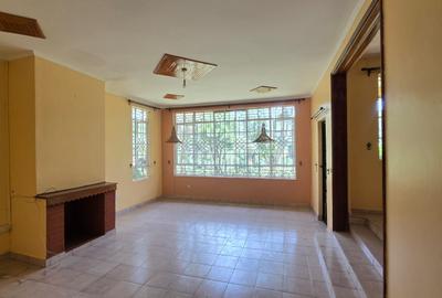 4 Bed House with En Suite in Kitisuru - 3