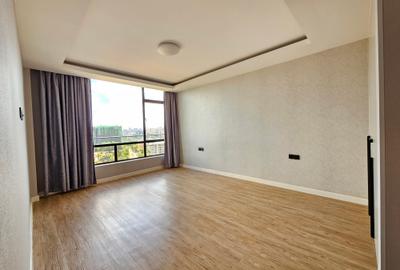 2 Bed Apartment with En Suite in Brookside - 4