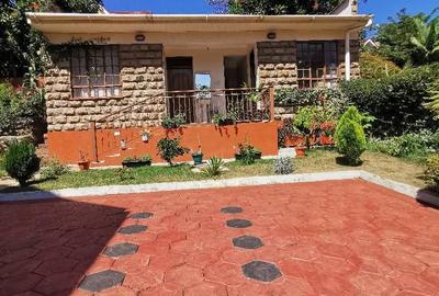 4 Bed Townhouse with En Suite in Rosslyn - 3