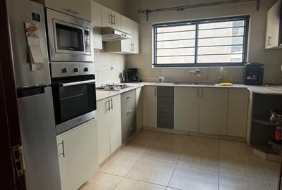 Furnished 3 Bed Apartment with En Suite at Rhapta Road