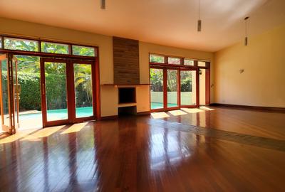 4 Bed House with En Suite in Runda - 2