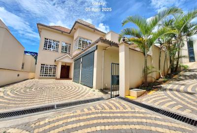 4 Bed Townhouse with En Suite at Kyuna Rise