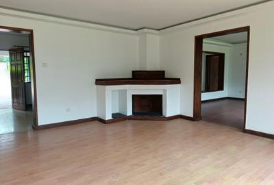5 Bed Townhouse with En Suite in Runda