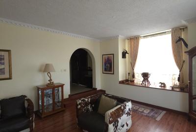 5 Bed Villa with En Suite at Kabarsiran Avenue