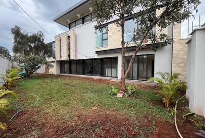 5 Bed Townhouse with En Suite at Grevillea Grove