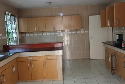 4 Bed House with En Suite in Gigiri - 4