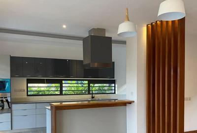 3 Bed House with En Suite in Rosslyn - 4