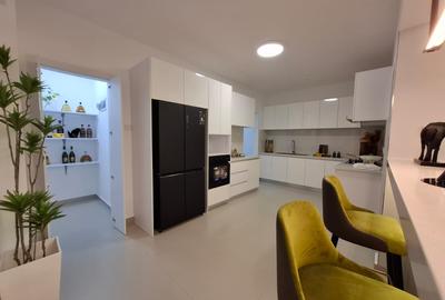 3 Bed Apartment with En Suite in Kilimani