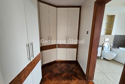 Furnished 3 Bed Apartment with En Suite in Riverside