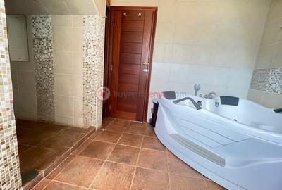 4 Bed House with En Suite at Loresho