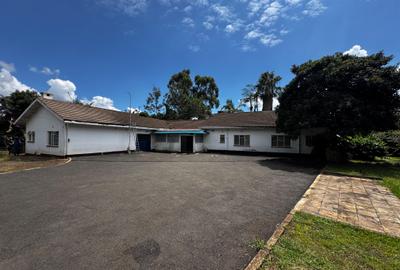 1 ac Commercial Property with Parking in Riverside