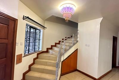 5 Bed Townhouse with En Suite in Lavington