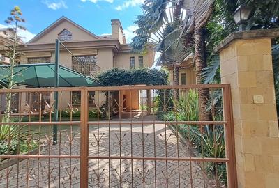 5 Bed Townhouse with En Suite in Lavington