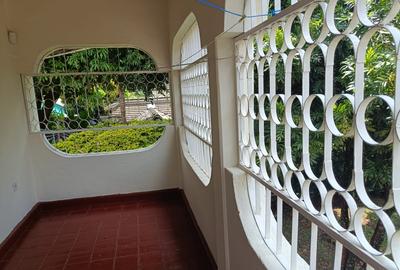 4 Bed House with En Suite in Runda