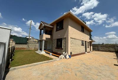4 Bed Townhouse with En Suite in Kamangu