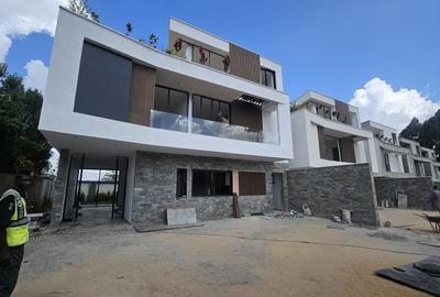 4 Bed Townhouse with En Suite in Kiambu Road - 2