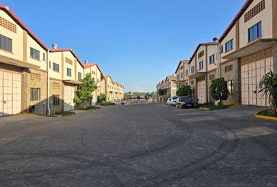 8,720 ft² Warehouse with Service Charge Included in Athi River - 2