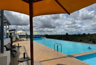 Serviced 2 Bed Apartment with En Suite in Parklands - 4