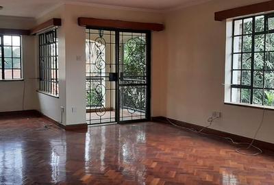 4 Bed Townhouse with En Suite in Spring Valley - 3